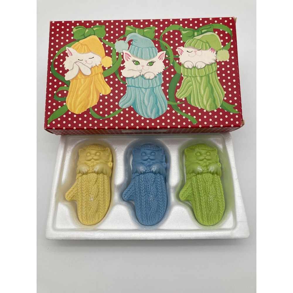 Vintage Avon Furry, Purry & Scurry Kitty Cat Mittens Soap Box Set Christmas
